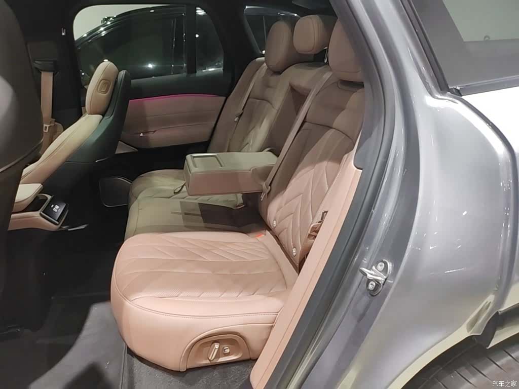 NIO ES6, 2025 17