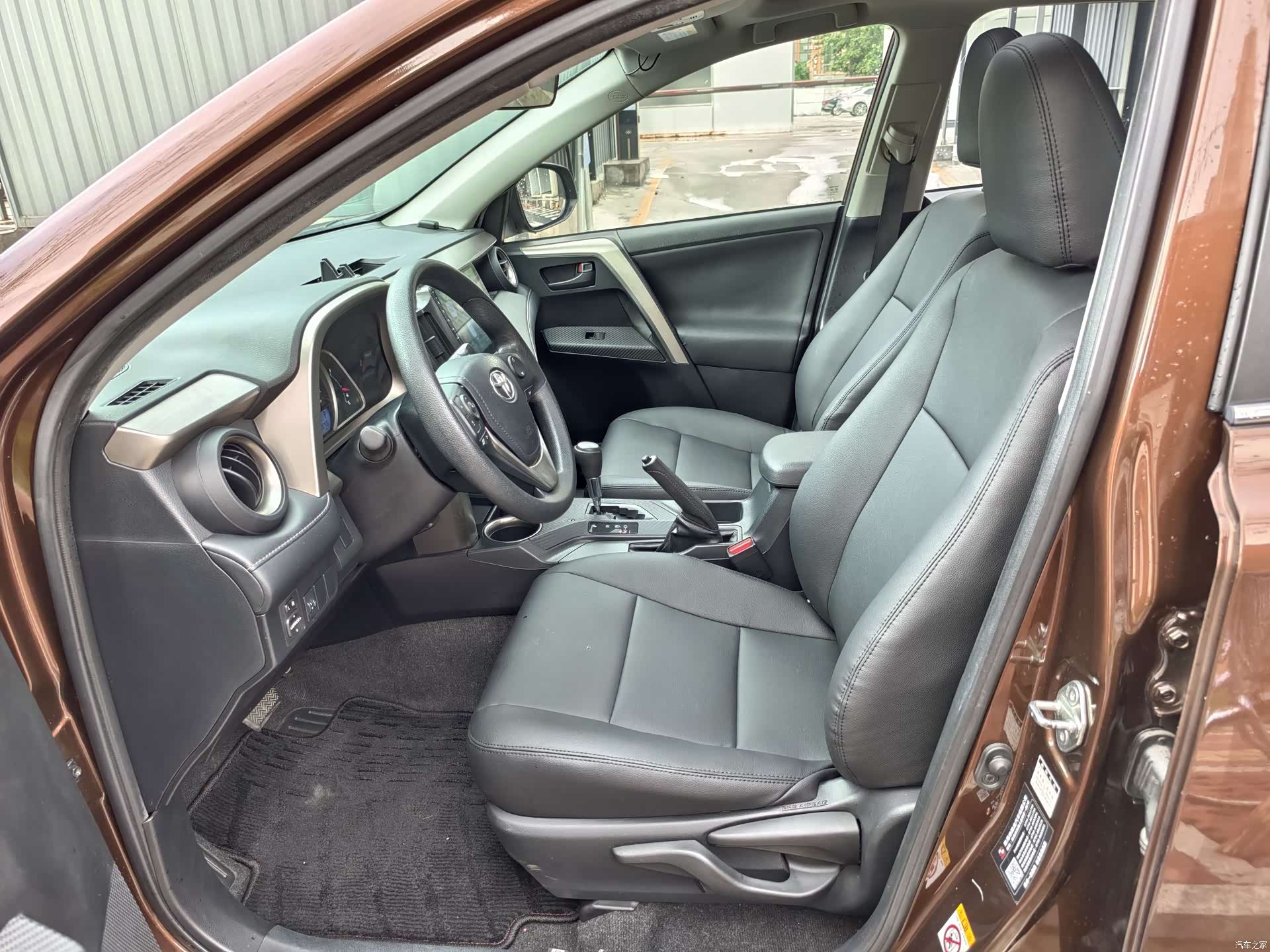 Toyota RAV4, 2016 3