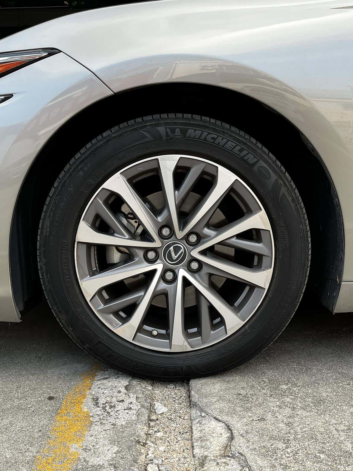 Lexus ES, 2023 10