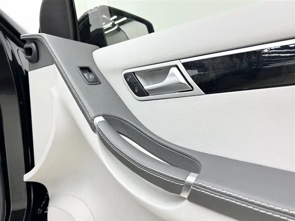 Mercedes-Benz R-class