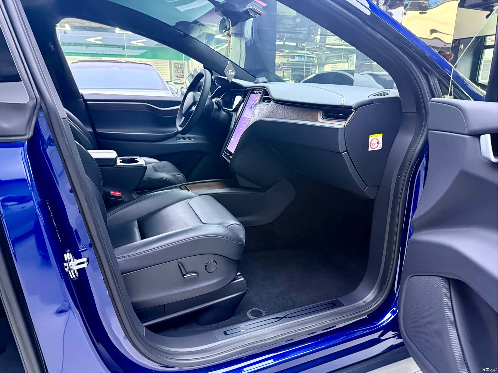 Tesla Model X, 2019 12