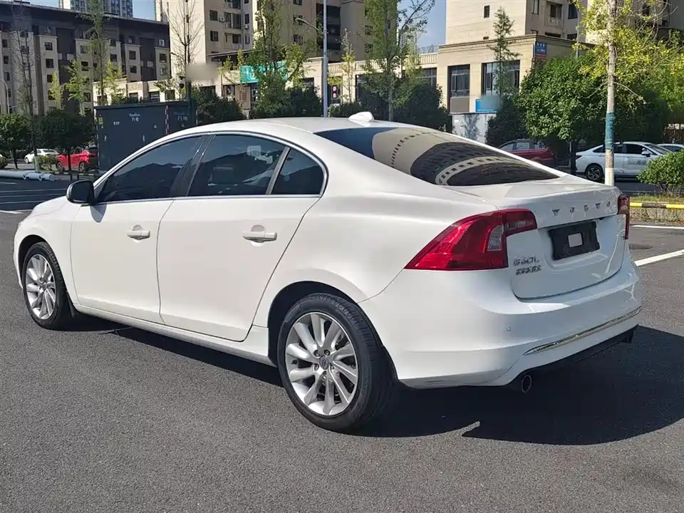 Volvo S60