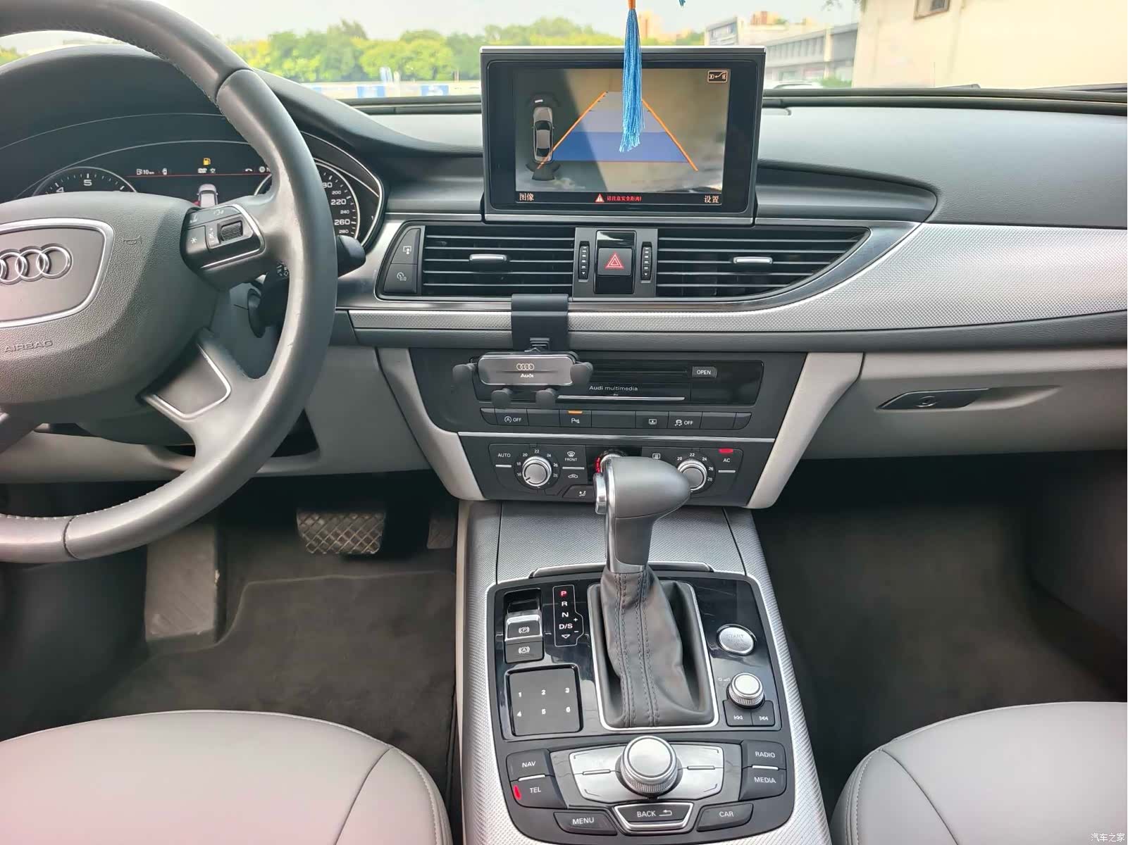 Audi A6L, 2014 12
