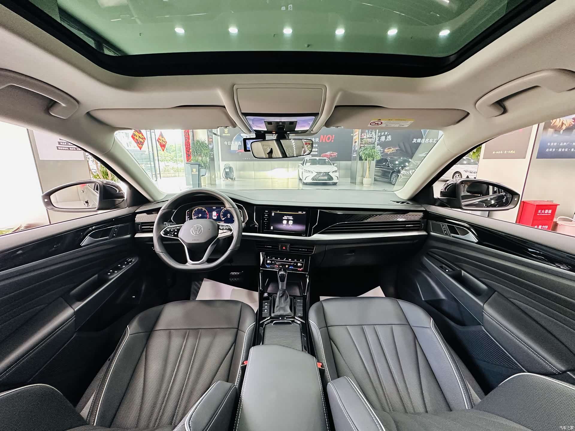Volkswagen Passat, 2024 все фото