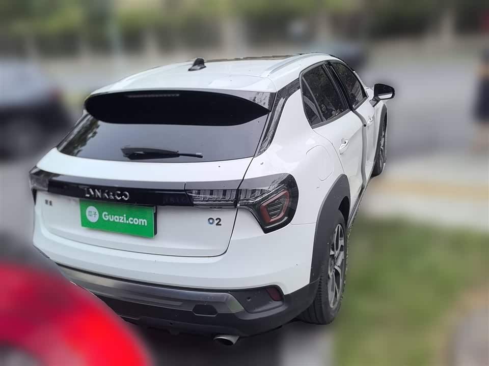 Lynk & Co 02