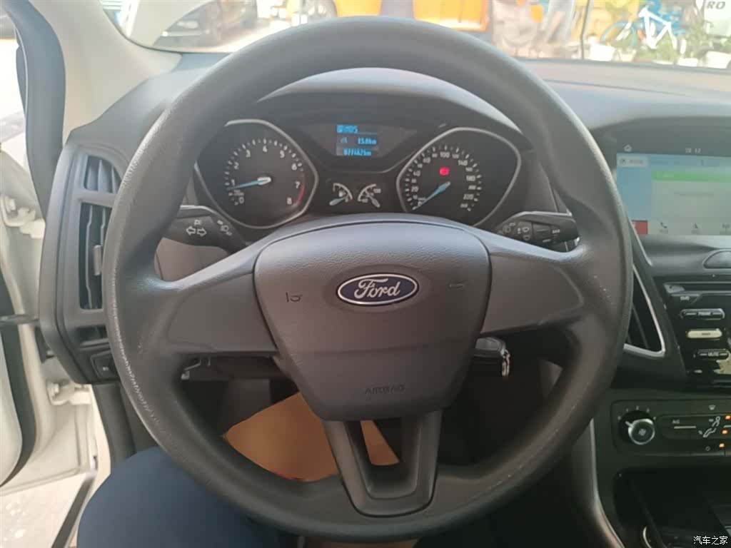 Ford Focus, 2018 11
