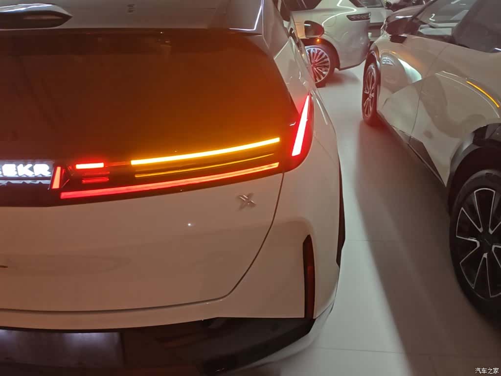Zeekr X, 2024 8