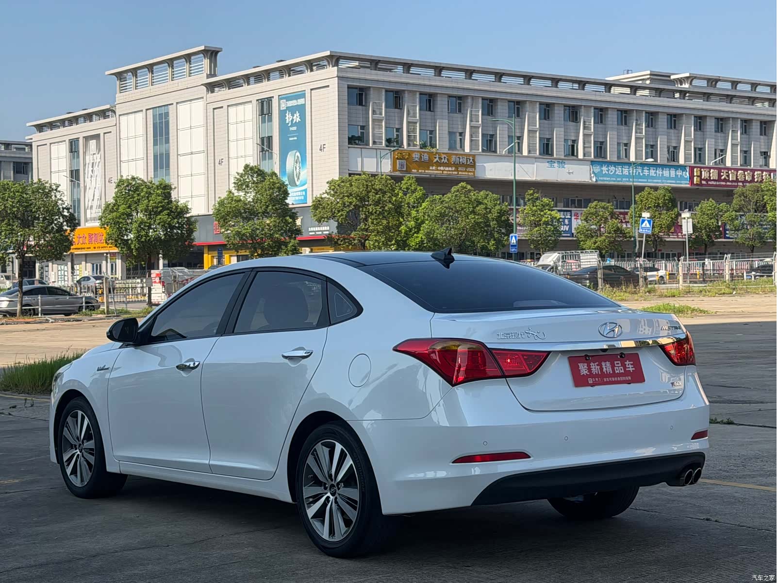 Hyundai GLS, 2016 6