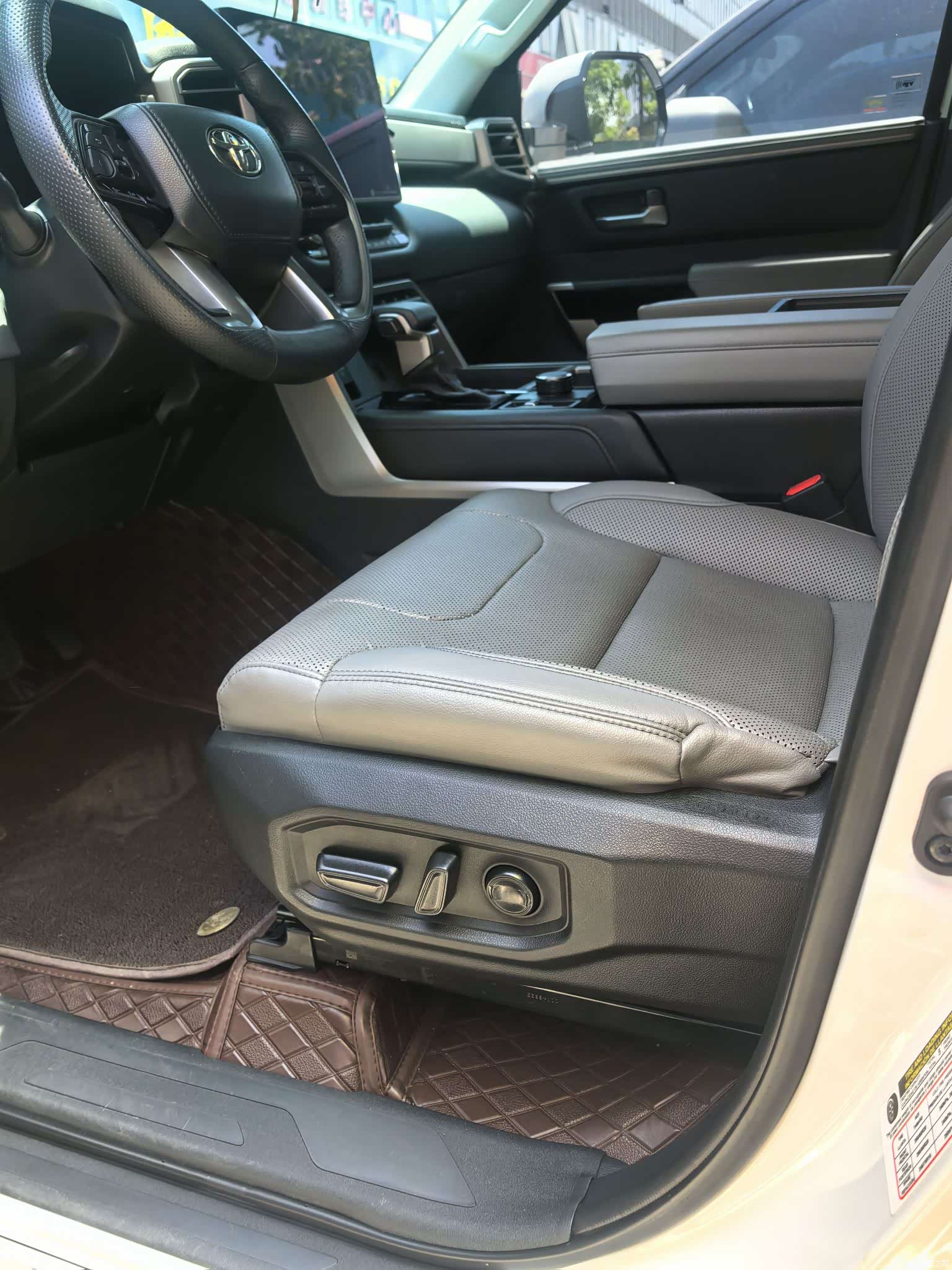 Toyota Tundra, 2023 15