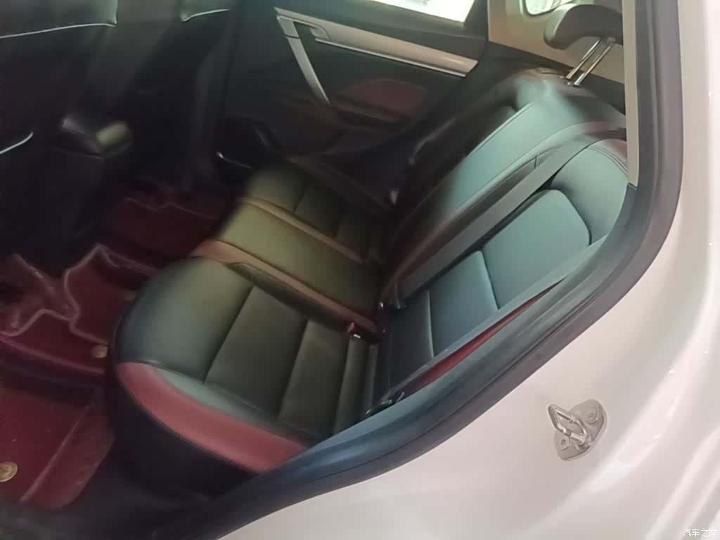 Geely Coolray, 2022 17