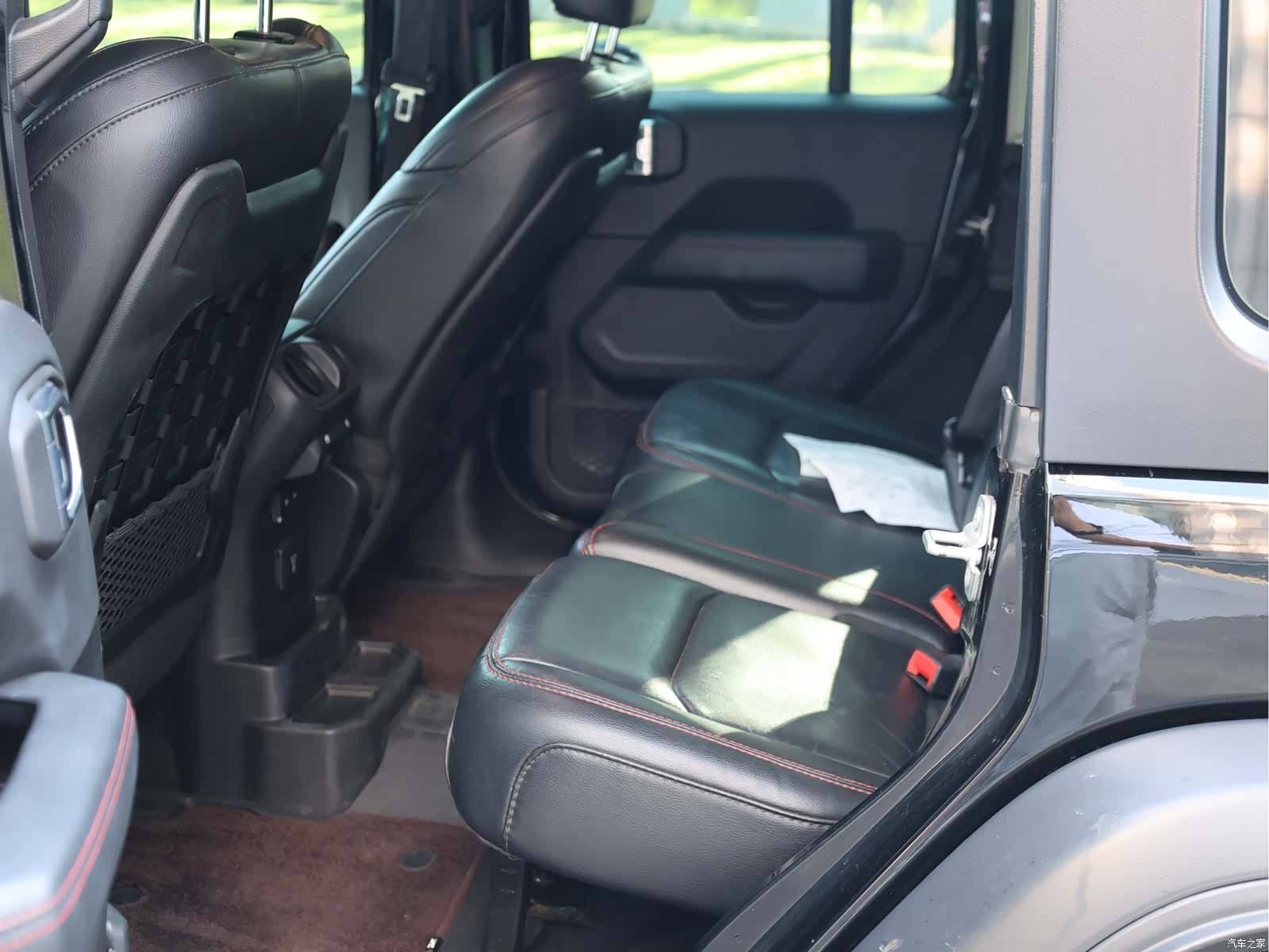 Jeep Wrangler, 2022 12