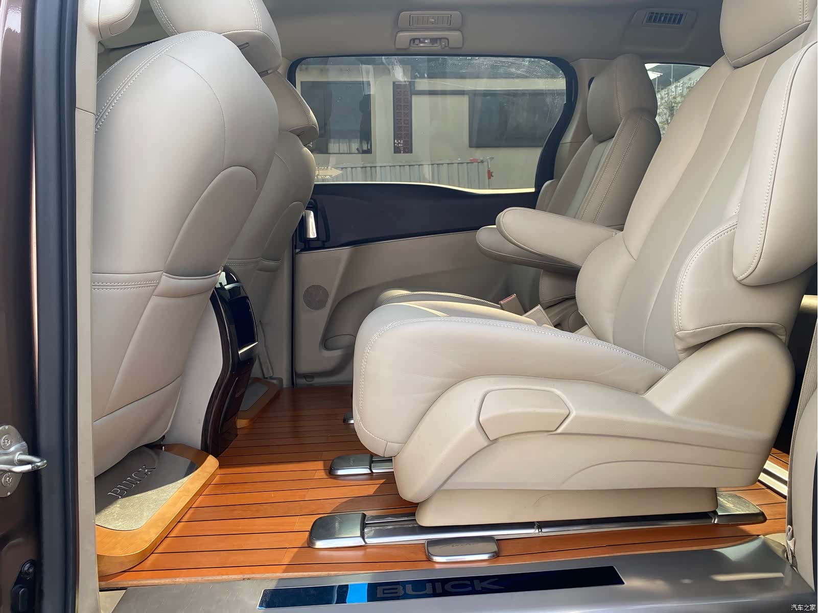 Buick GL8, 2019 11