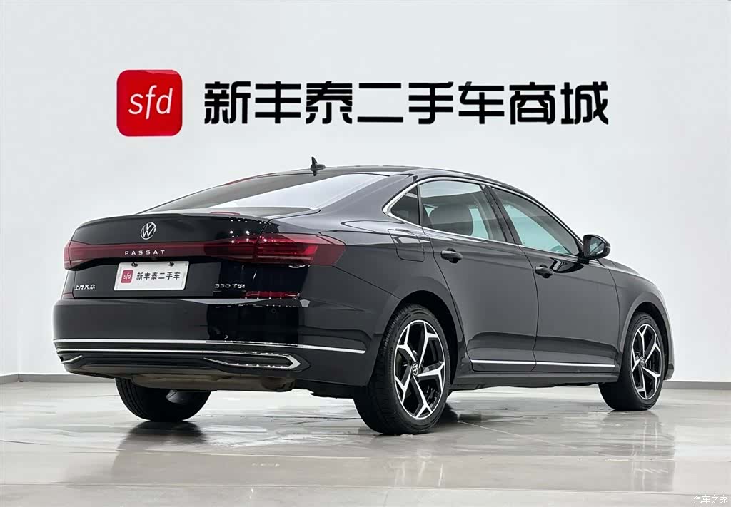 Volkswagen Passat, 2023 все фото