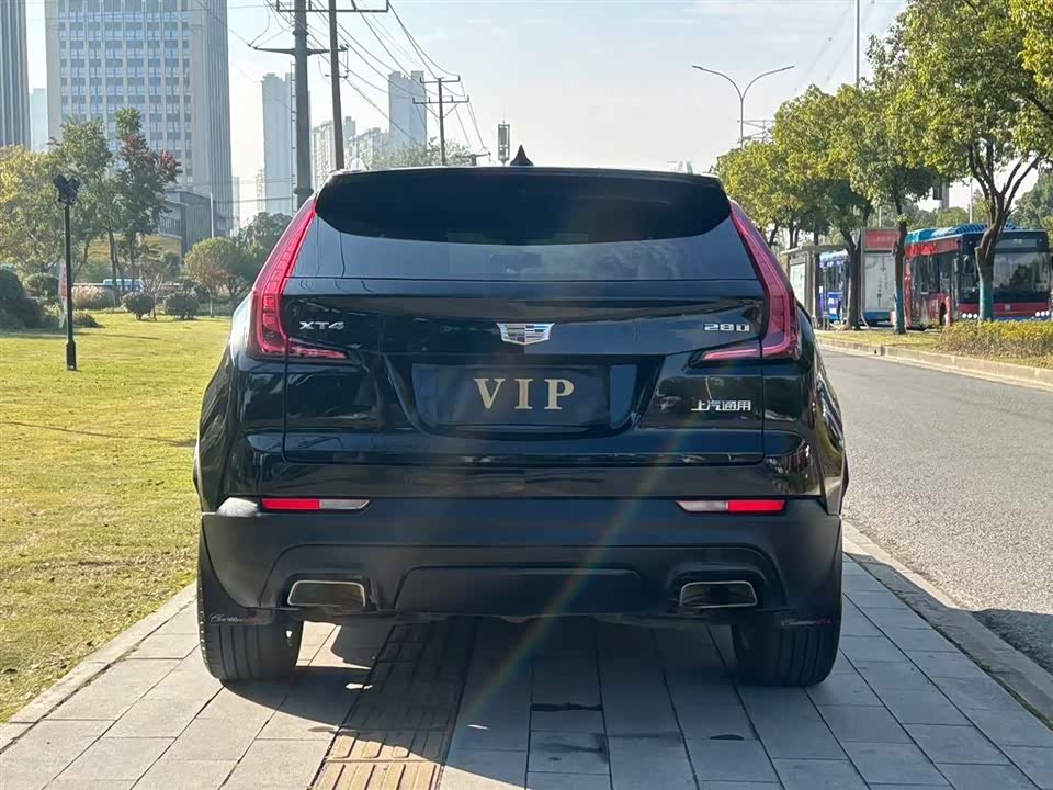 Cadillac XT4