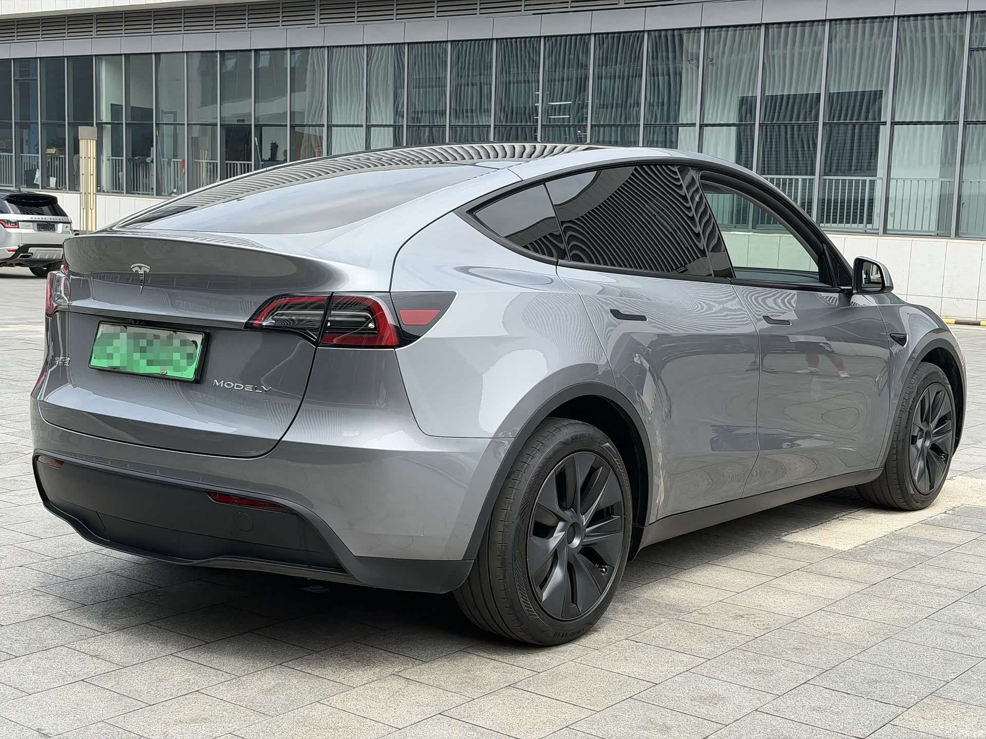 Tesla Model Y, 2024 9