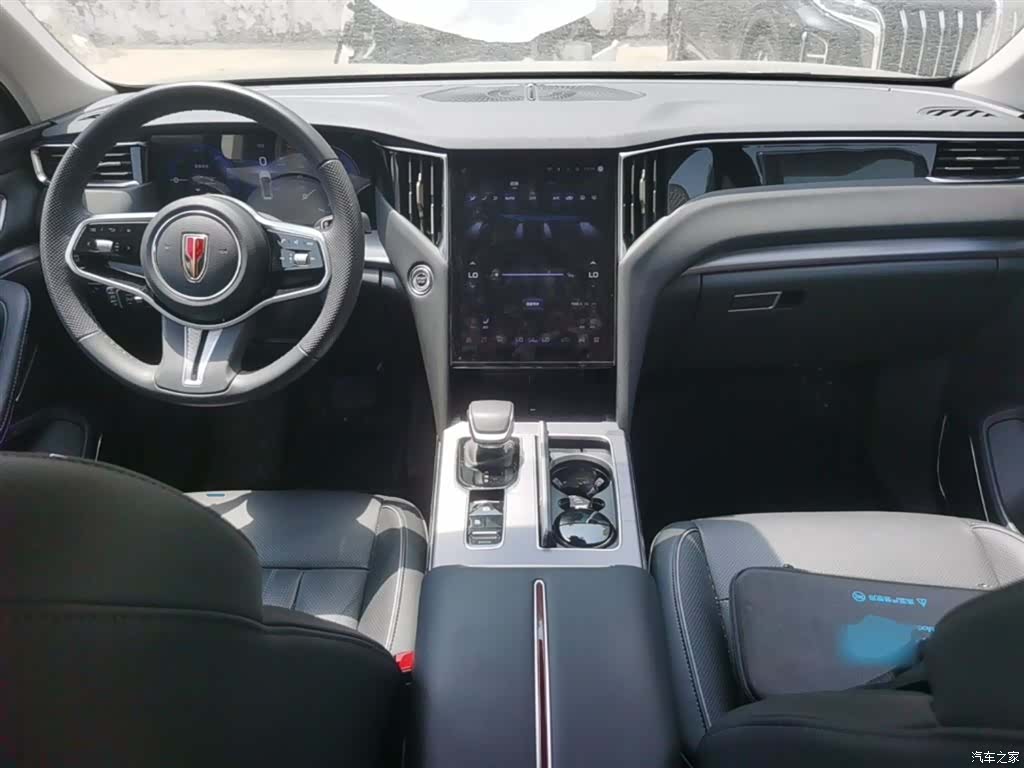 Hongqi HS7, 2024 10
