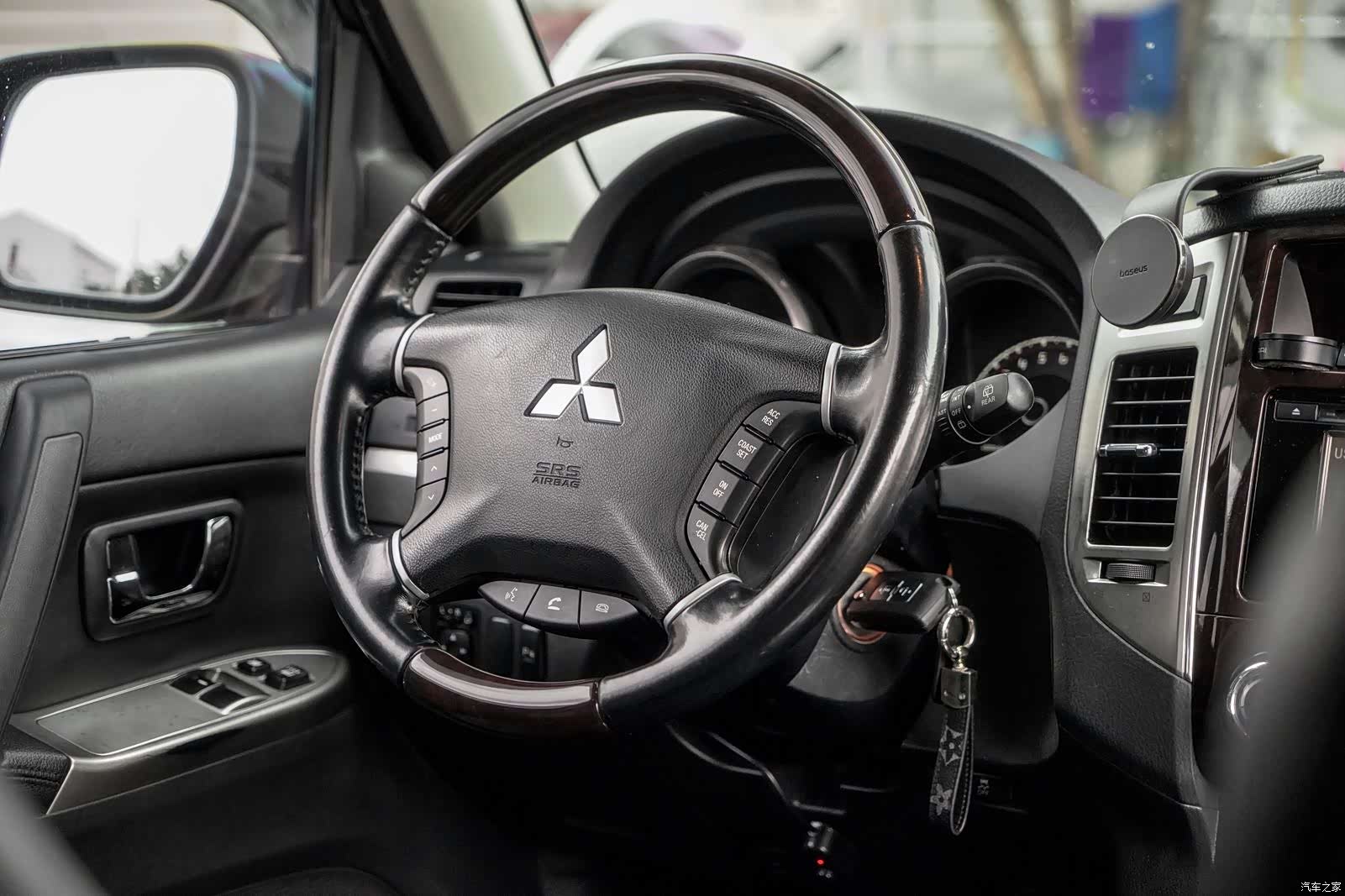Mitsubishi Pajero, 2019 18