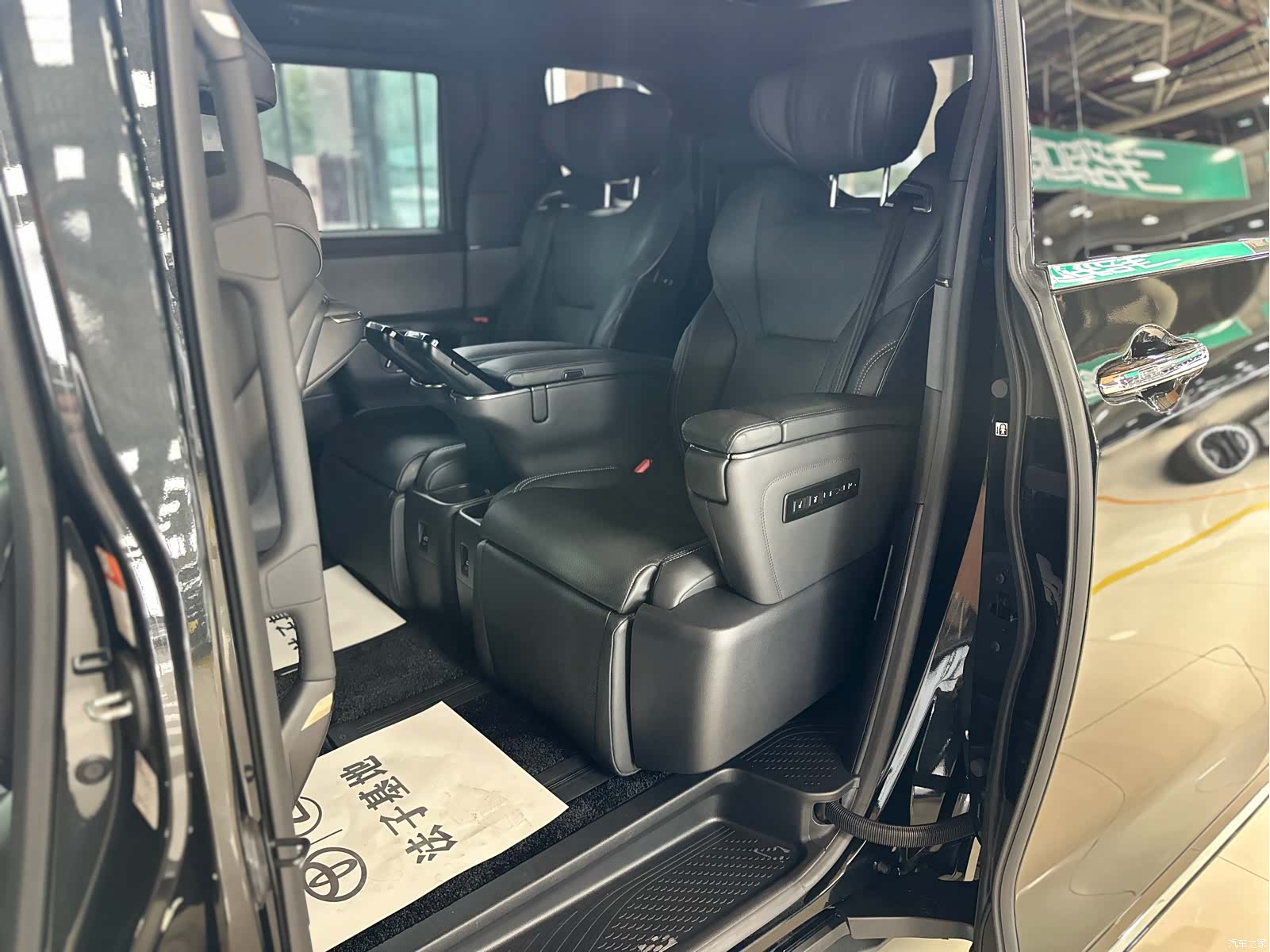 Lexus LM, 2024 14