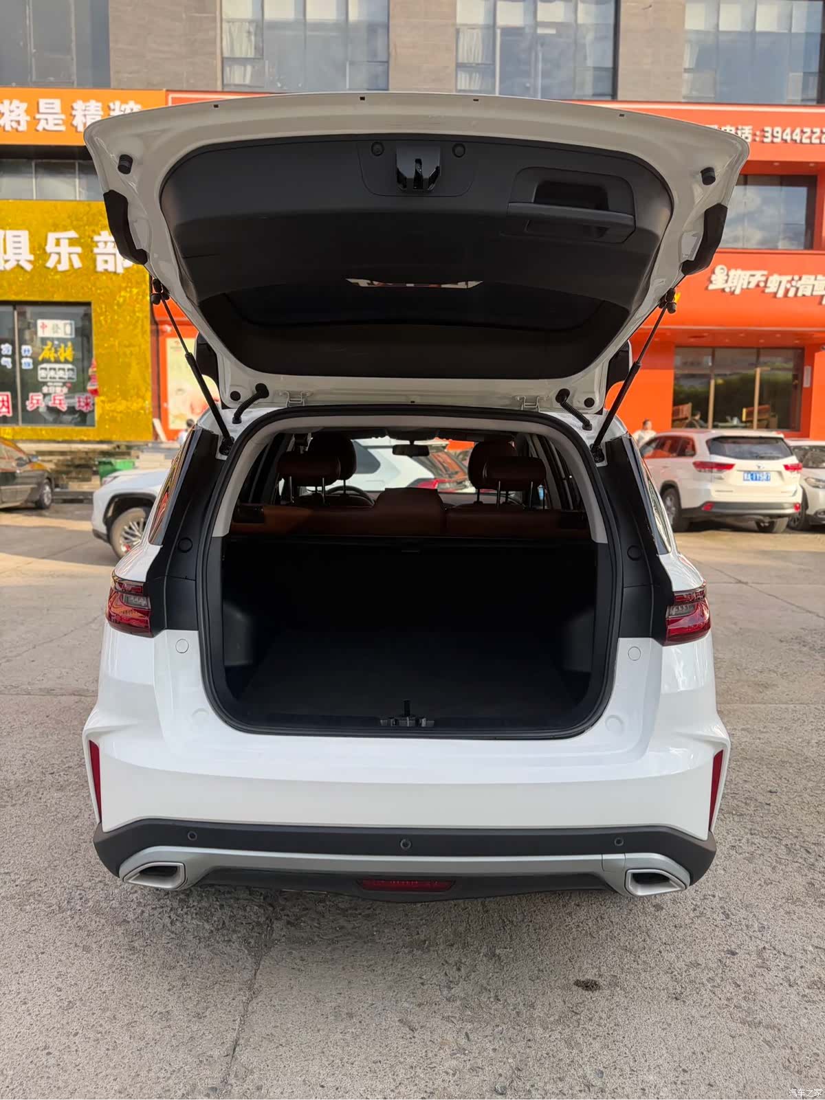 Geely X6, 2022 14