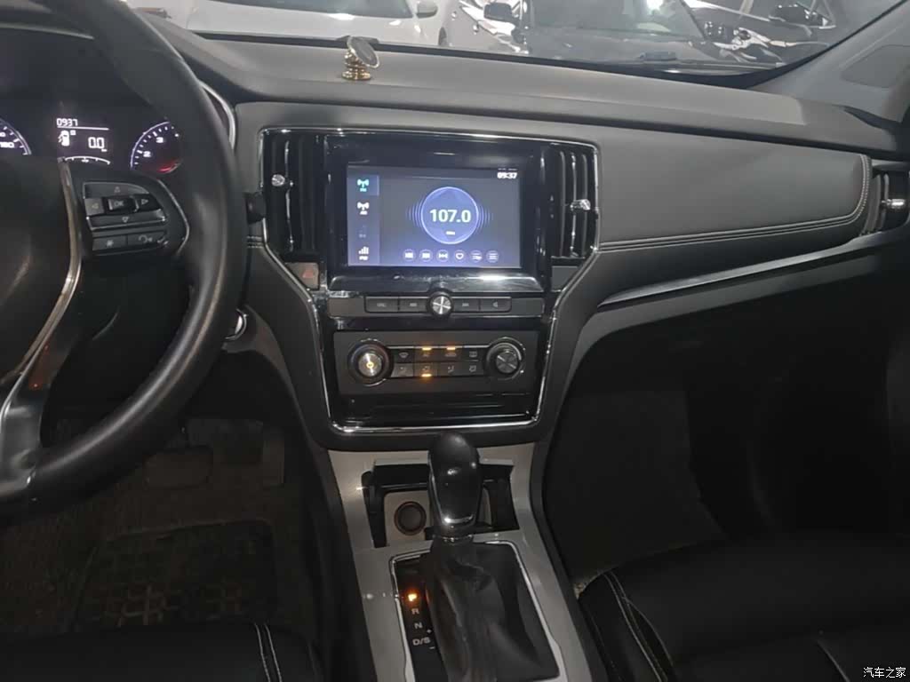 Roewe RX5, 2017 13