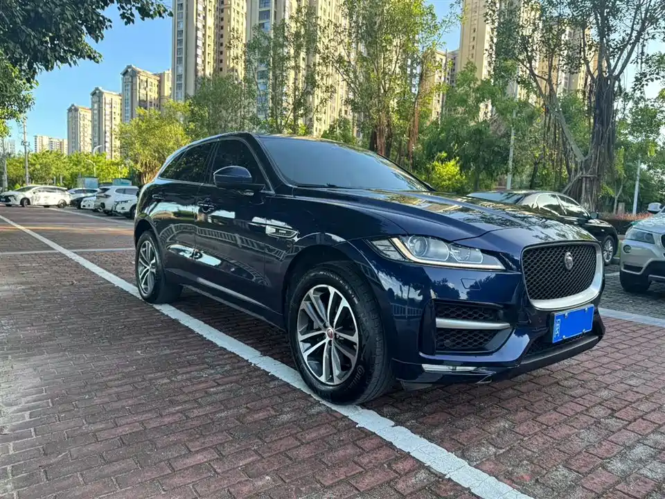 Jaguar F-PACE