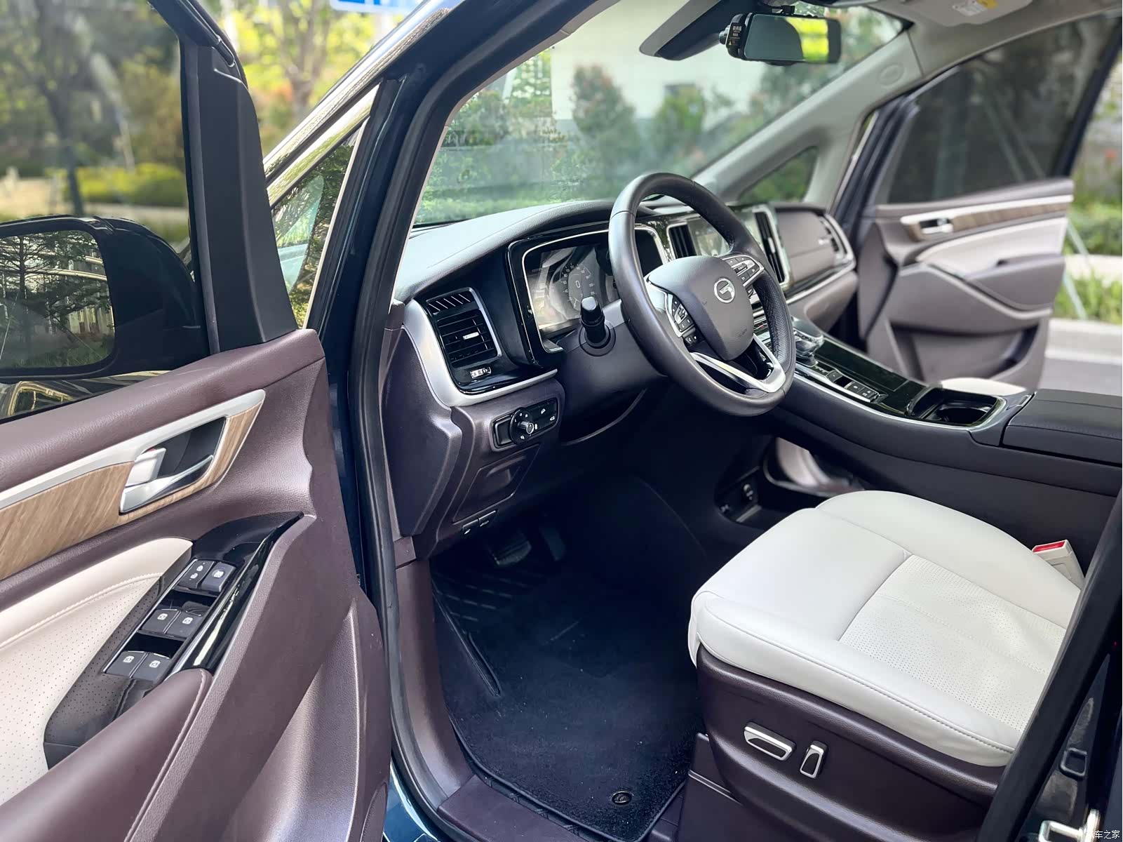 Trumpchi M8, 2022 6