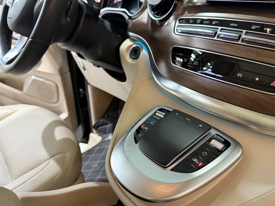 Mercedes-Benz V-class