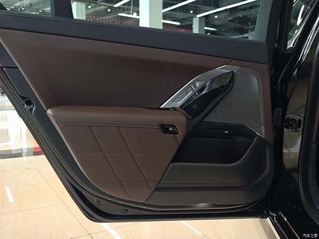 BMW 7 Series, 2025 24