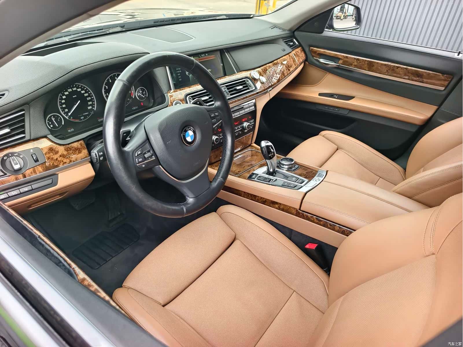 BMW 7 Series, 2013 30