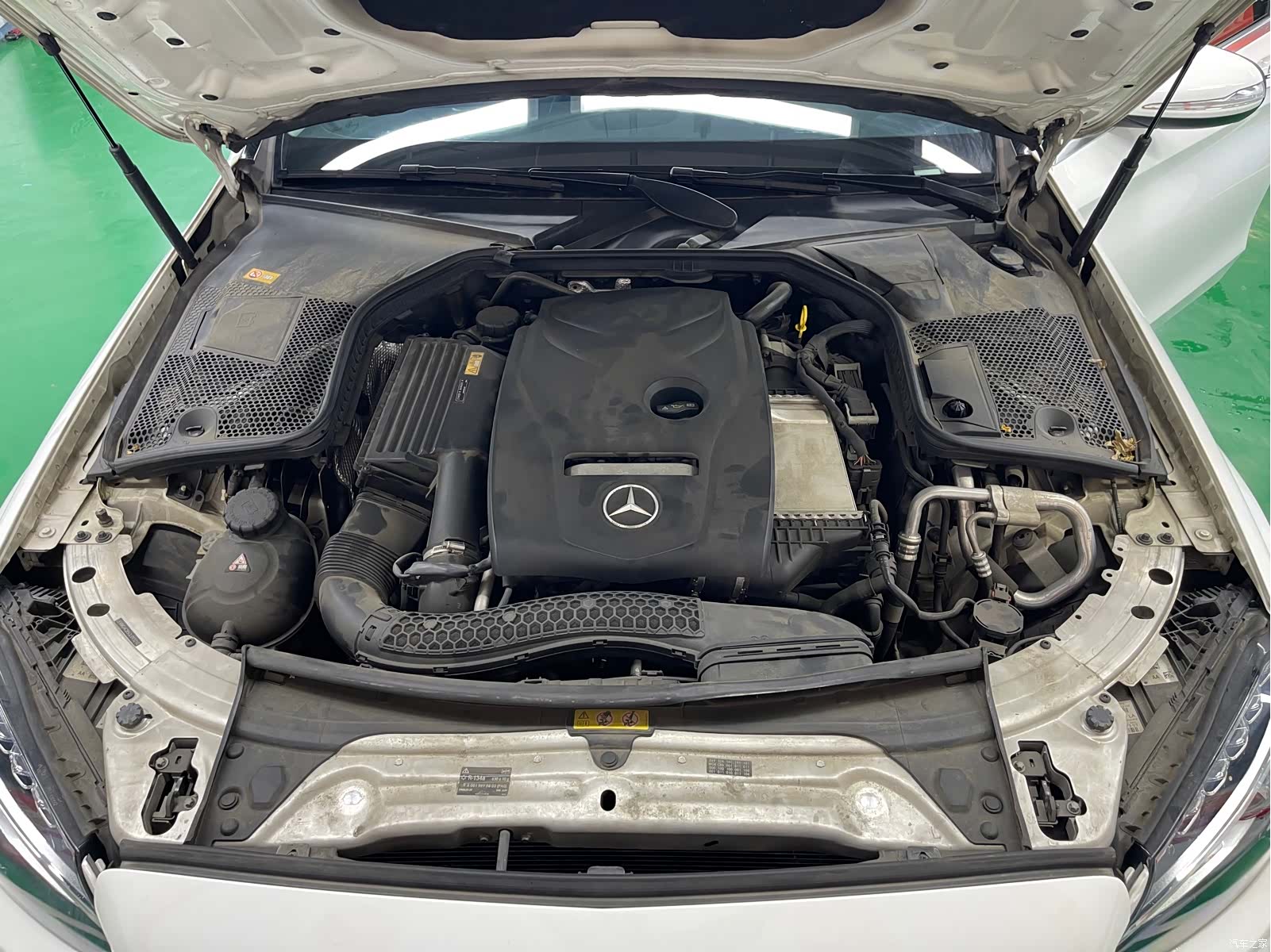 Mercedes-Benz C-Class, 2015 29
