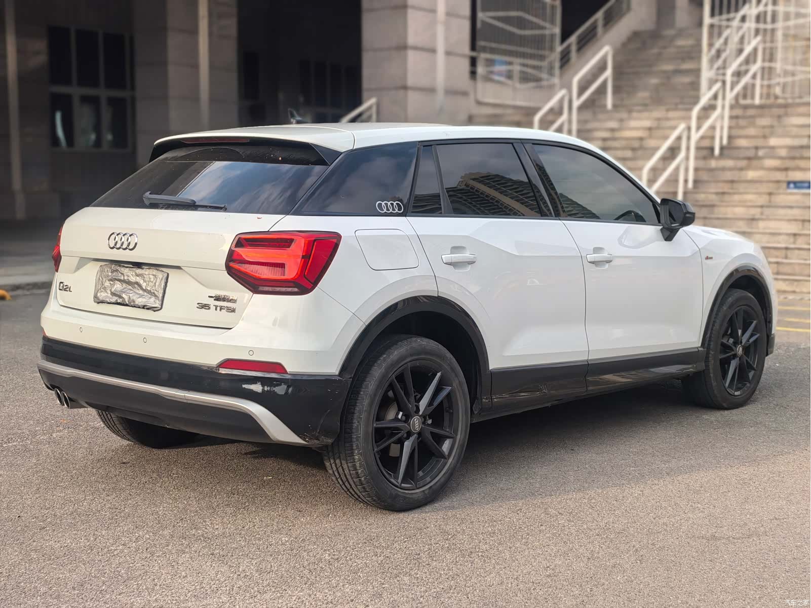Audi Q2L, 2021 3
