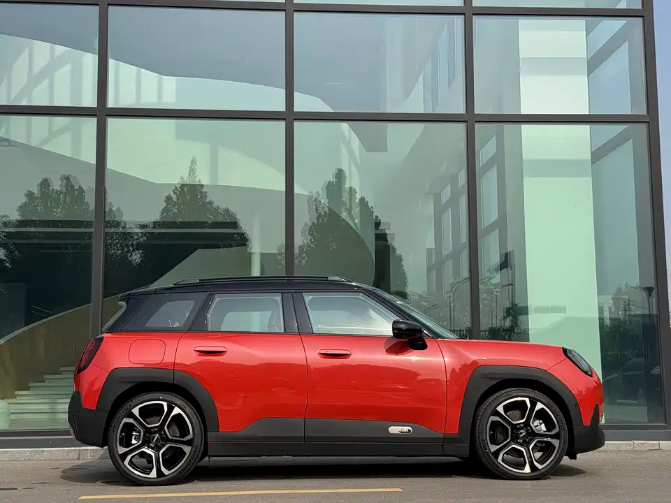 MINI Electric ACEMAN