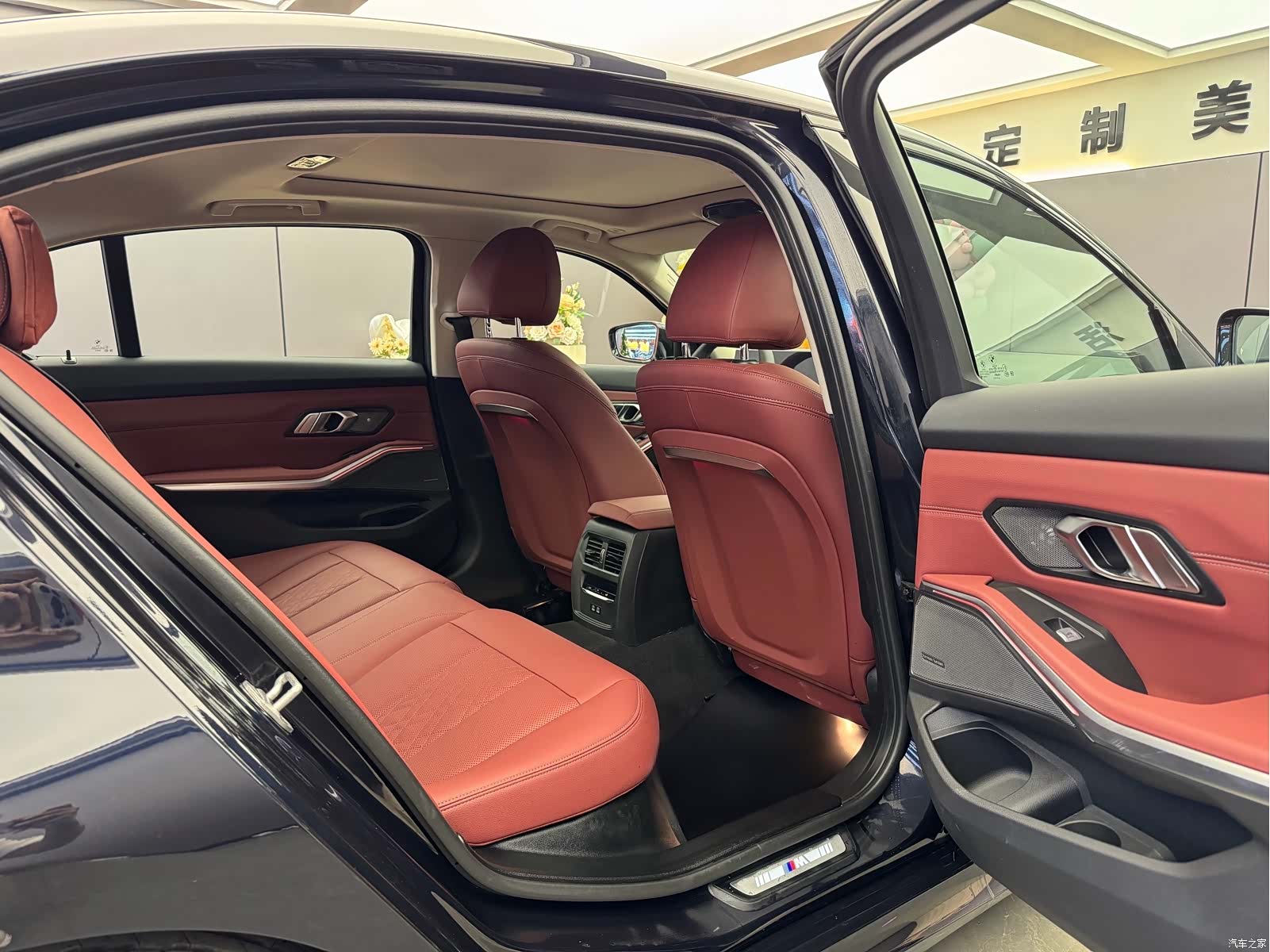 BMW 3 Series, 2025 10