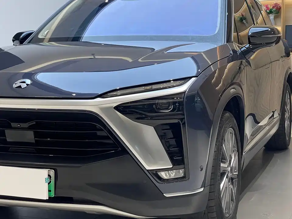 NIO ES8