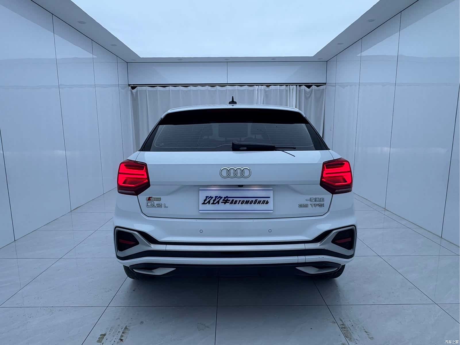 Audi Q2L, 2022 все фото