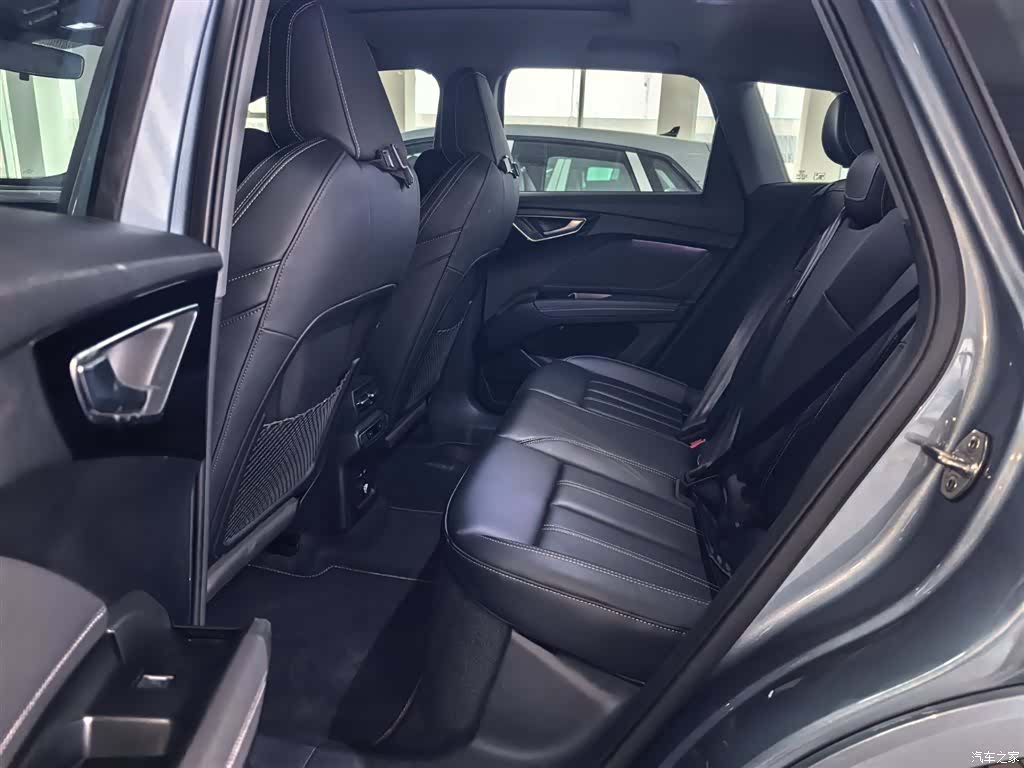 Audi Q4 e-tron, 2024 9