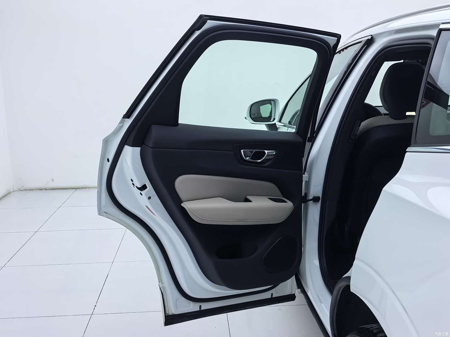 Volvo XC60, 2025 20