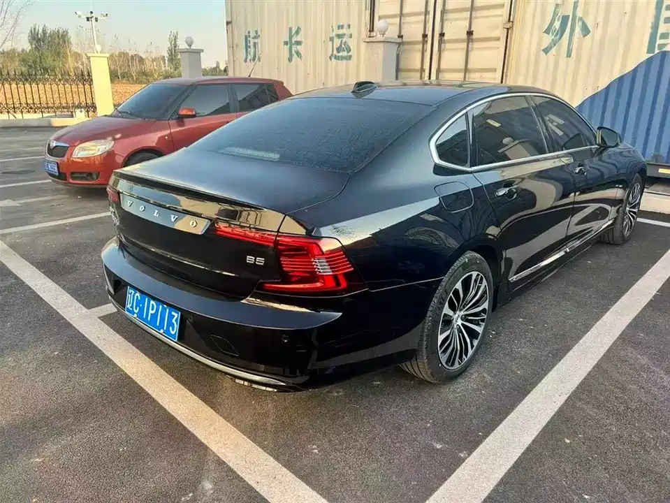Volvo S90