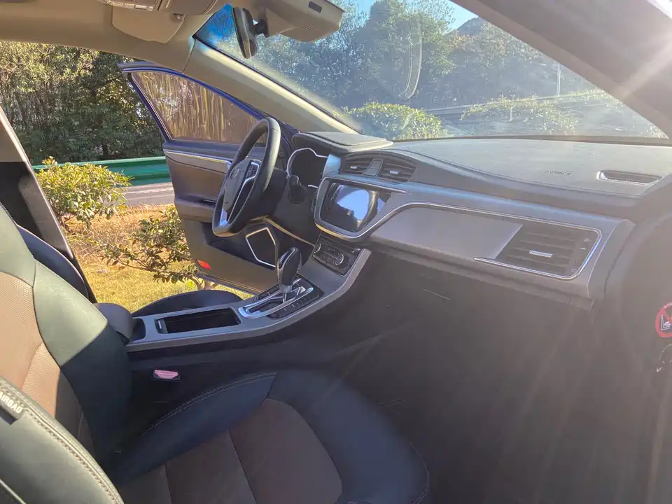 Geely Emgrand GL