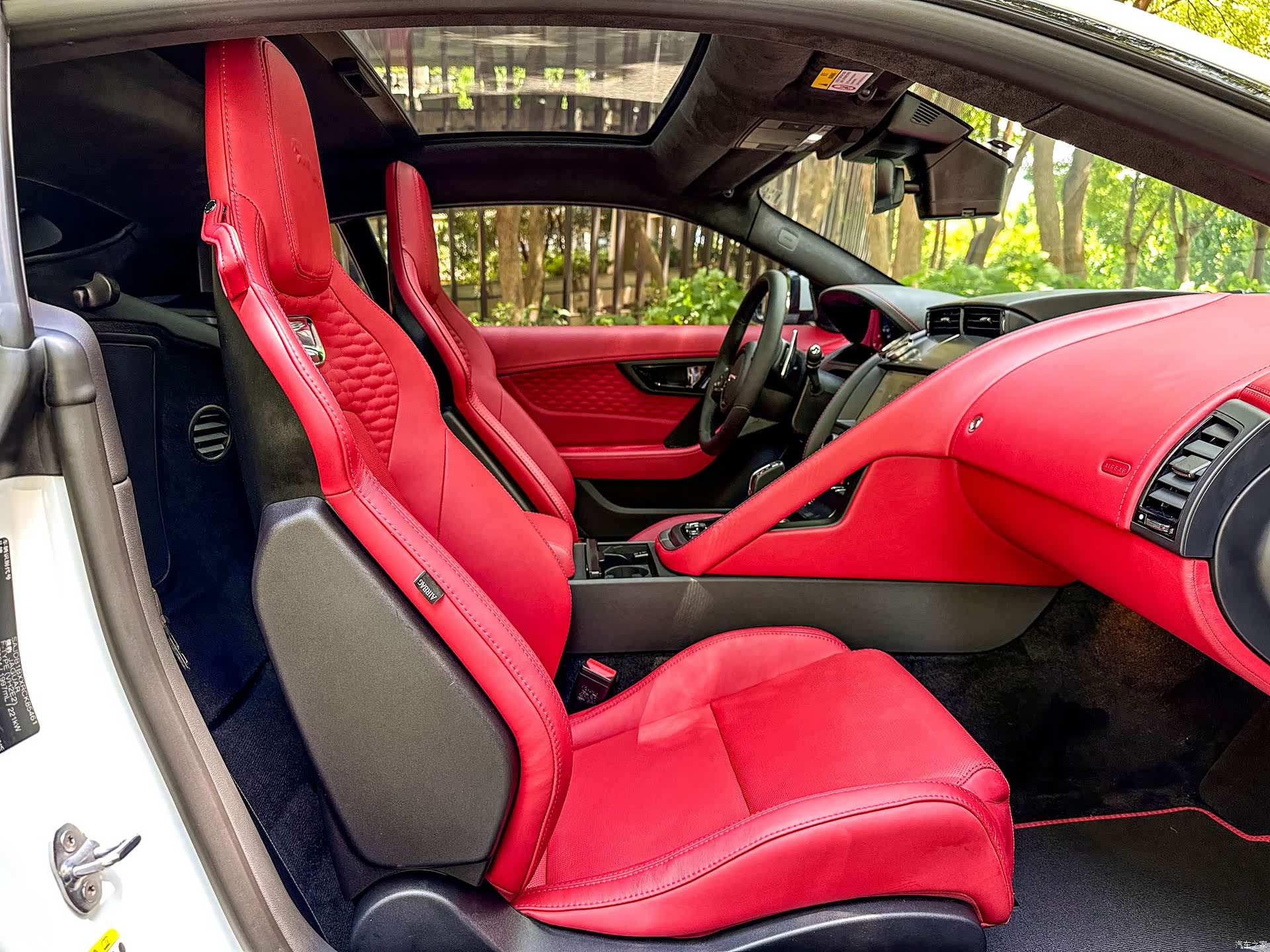 Jaguar F-TYPE, 2025 9