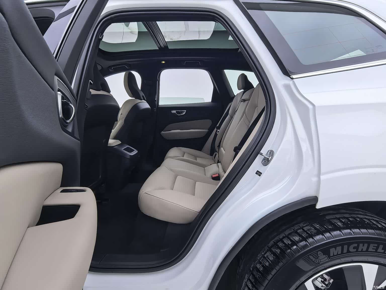 Volvo XC60, 2025 15