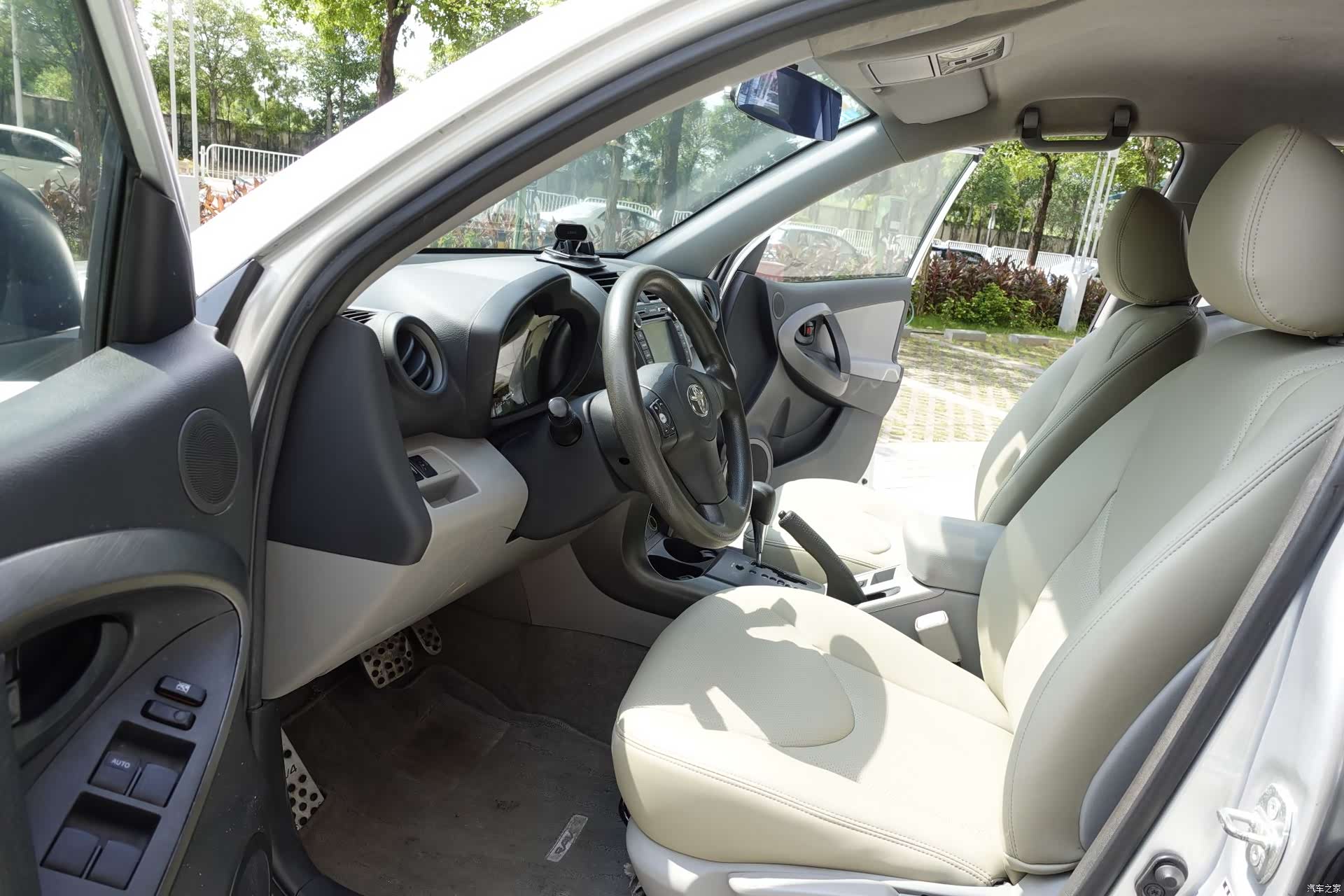 Toyota RAV4, 2012 9