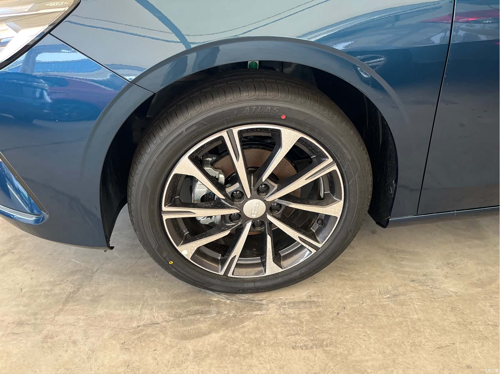 Geely Emgrand, 2026 4