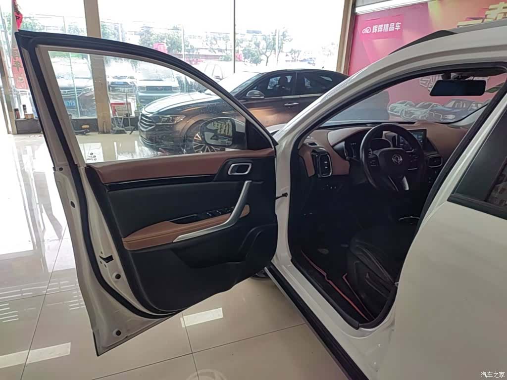 DongFeng AX4, 2018 16