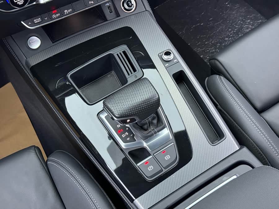 Audi Q5L 2024, фото 7