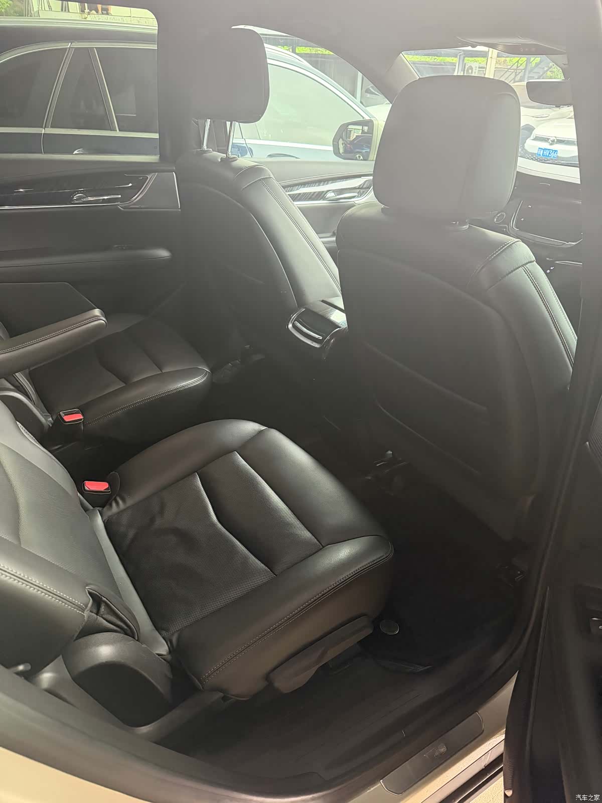 Cadillac XT6, 2022 все фото