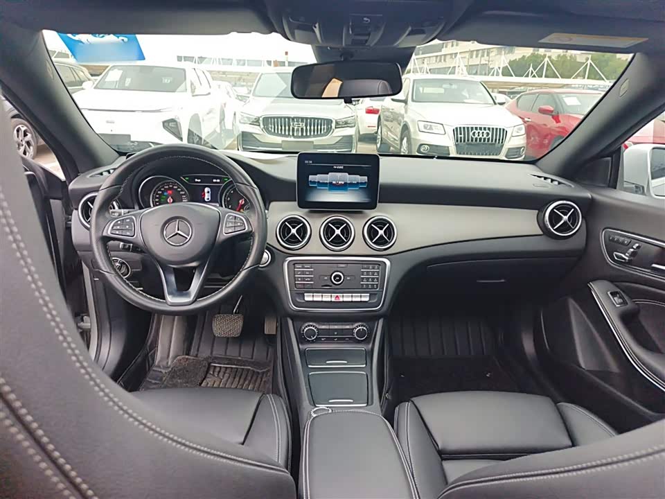 Mercedes-Benz CLA