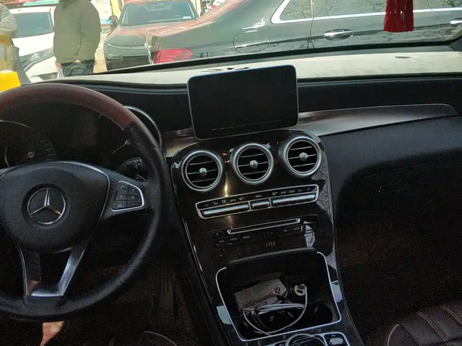 Mercedes-Benz GLC Mercedes-Benz GLC
