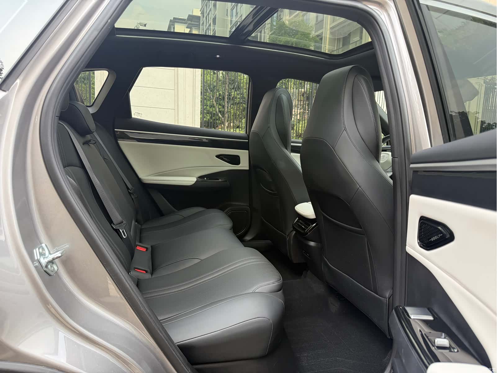 Geely Galaxy L7, 2024 15