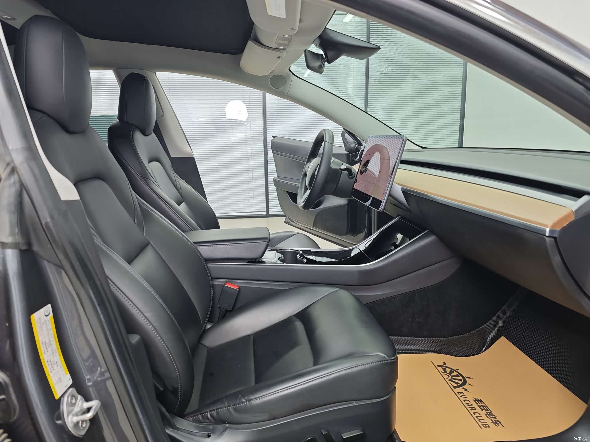 Tesla Model 3, 2020 42